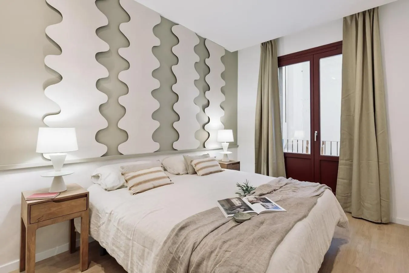 Camerota - 2 Bedrooms, Terrace And Balcony In Ciutat Vella Barcelona