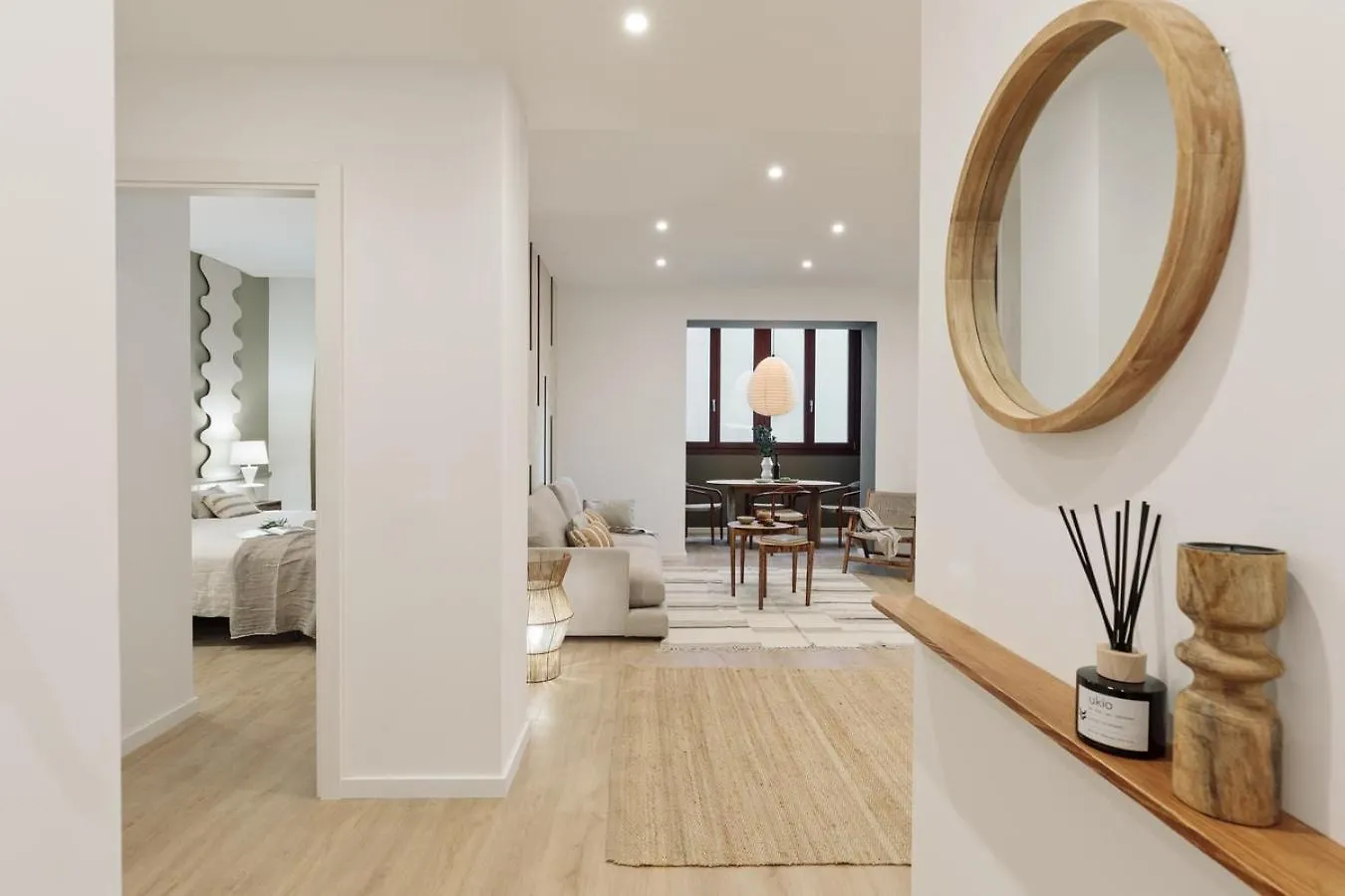 Apartment Camerota - 2 Bedrooms, Terrace And Balcony In Ciutat Vella Barcelona